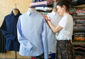 Krok po kroku: jak uszyć idealną koszulę damską dla każdej sylwetki