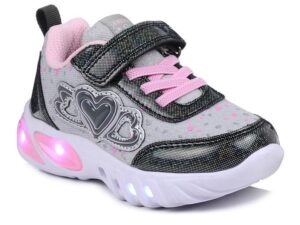 Wybór idealnych butów dla 1.5 rocznego dziecka – na co zwrócić uwagę?