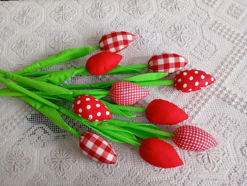 Szycie tulipanów z materiału