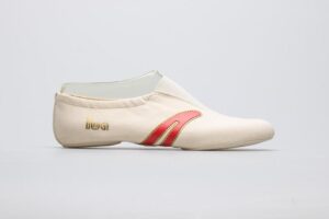 Jak krok po kroku uszyć idealne baletki dla małych tancerek