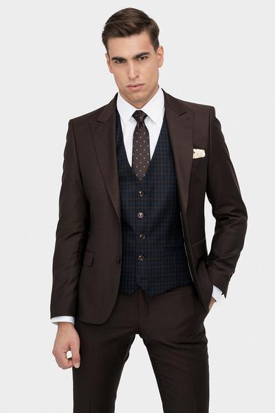 Brązowy garnitur stylowo