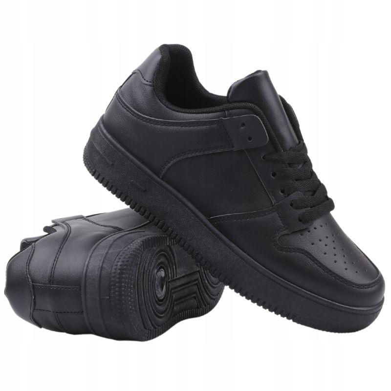 Stylizacja czarnej sukienki